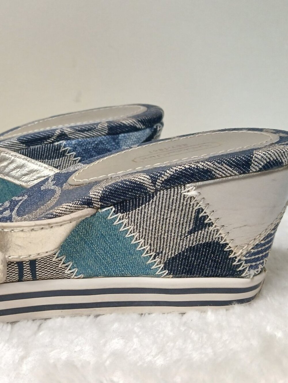 Coach Vintage Pristine Patchwork Signature Canvas Wedge Thong Sandals Size 8.5 - Picture 10 of 14